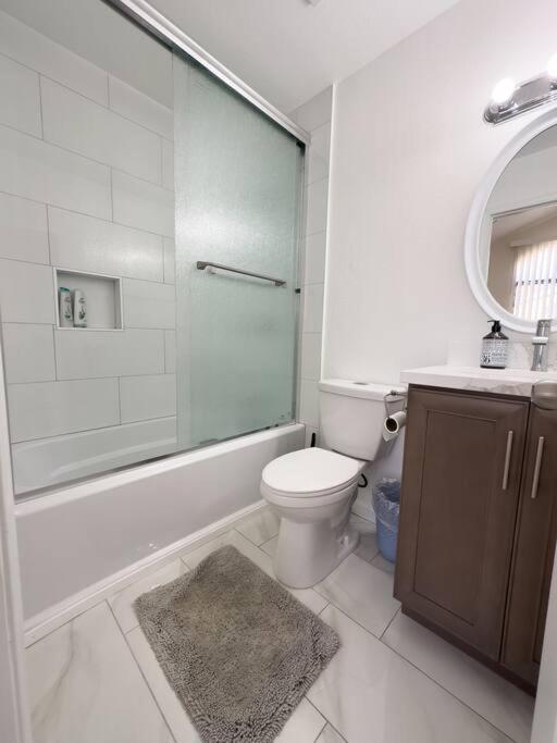 Modern Retreat 1 Mi. From Disney Anaheim Exterior photo